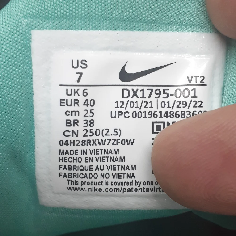 AIR VAPORMAX PLUS. - Picture 6 of 7